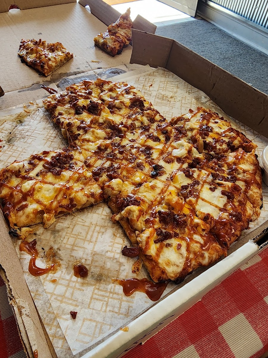 Oh-Io Pizza Photos 2